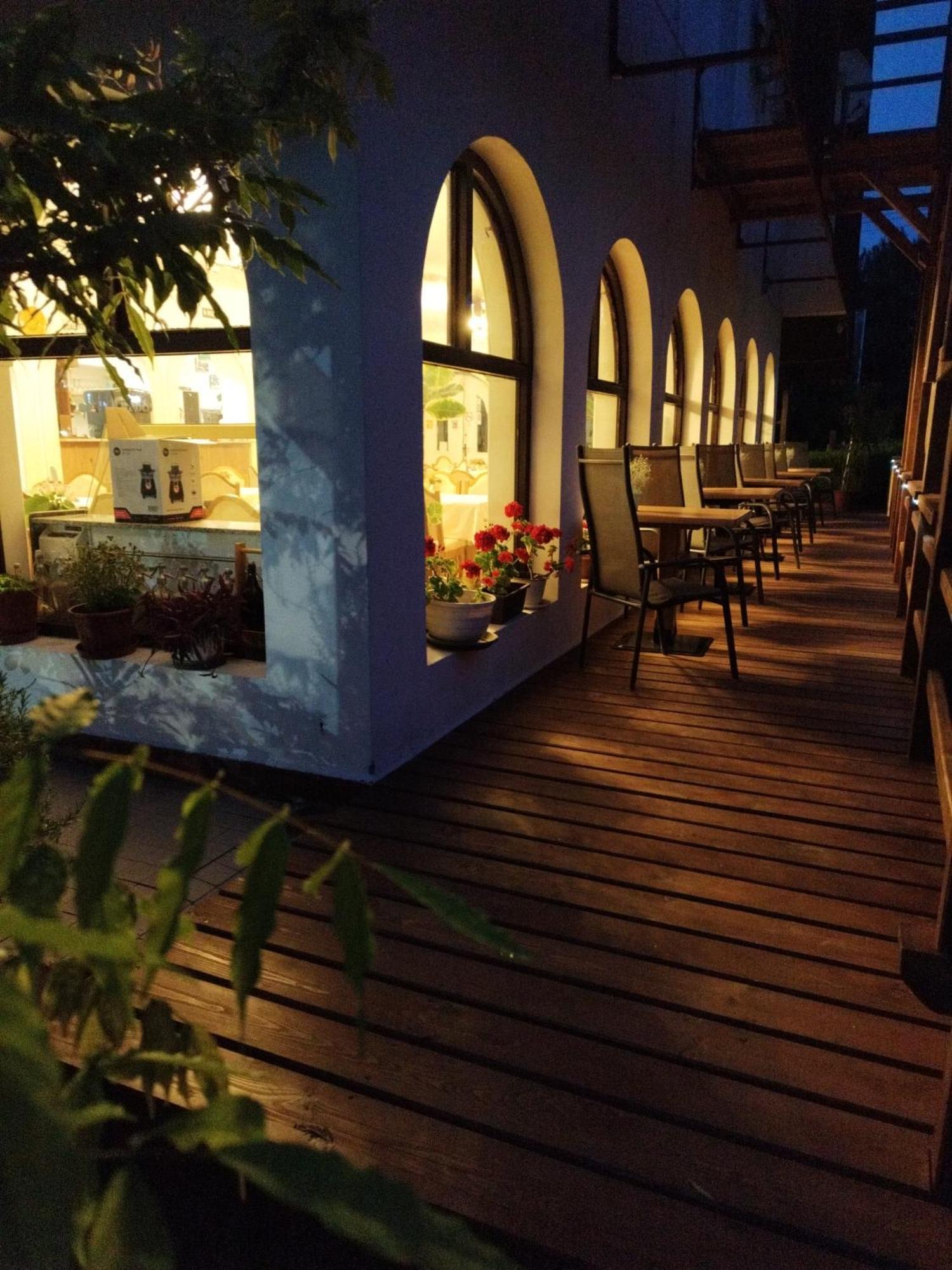 Balatonberény Margareta Etterem Es Vendeghaz Gasthaus المظهر الخارجي الصورة