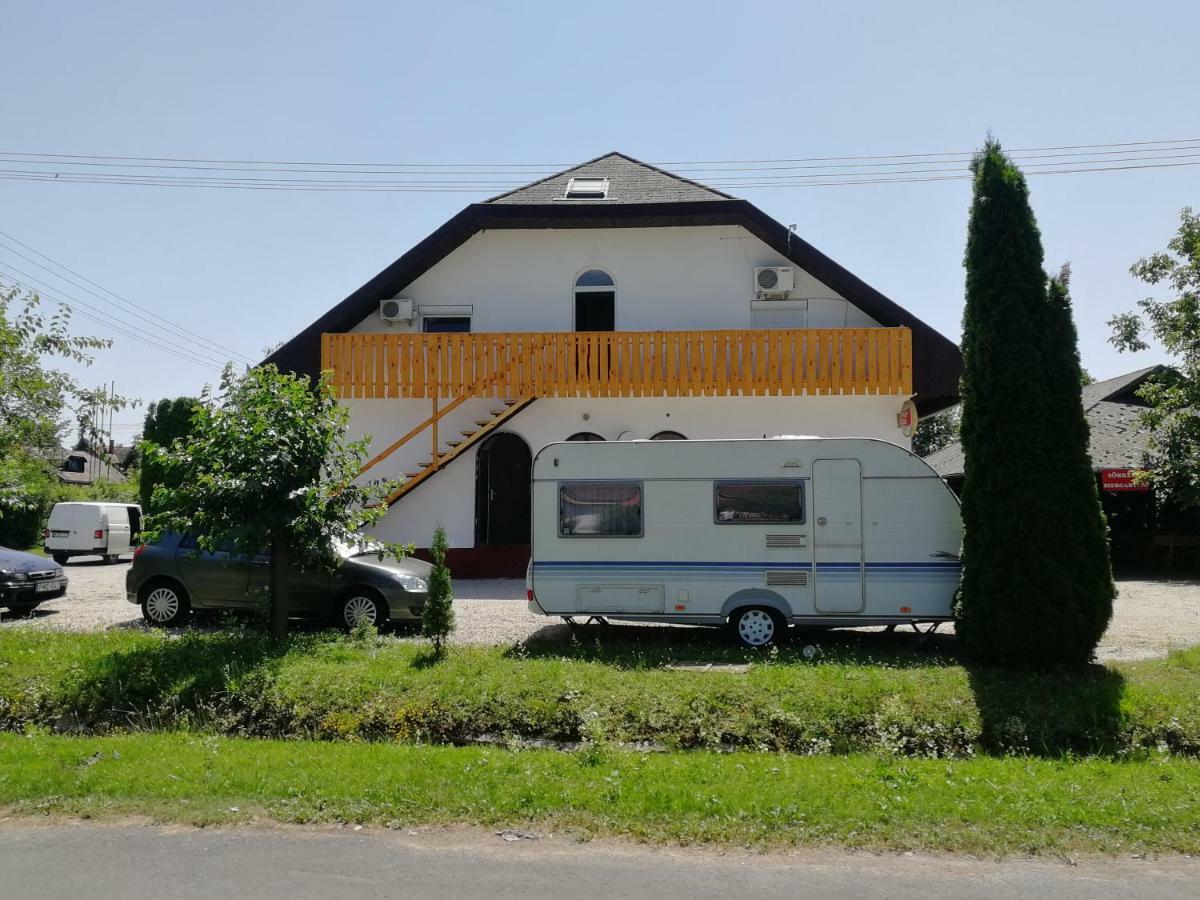 Balatonberény Margareta Etterem Es Vendeghaz Gasthaus المظهر الخارجي الصورة
